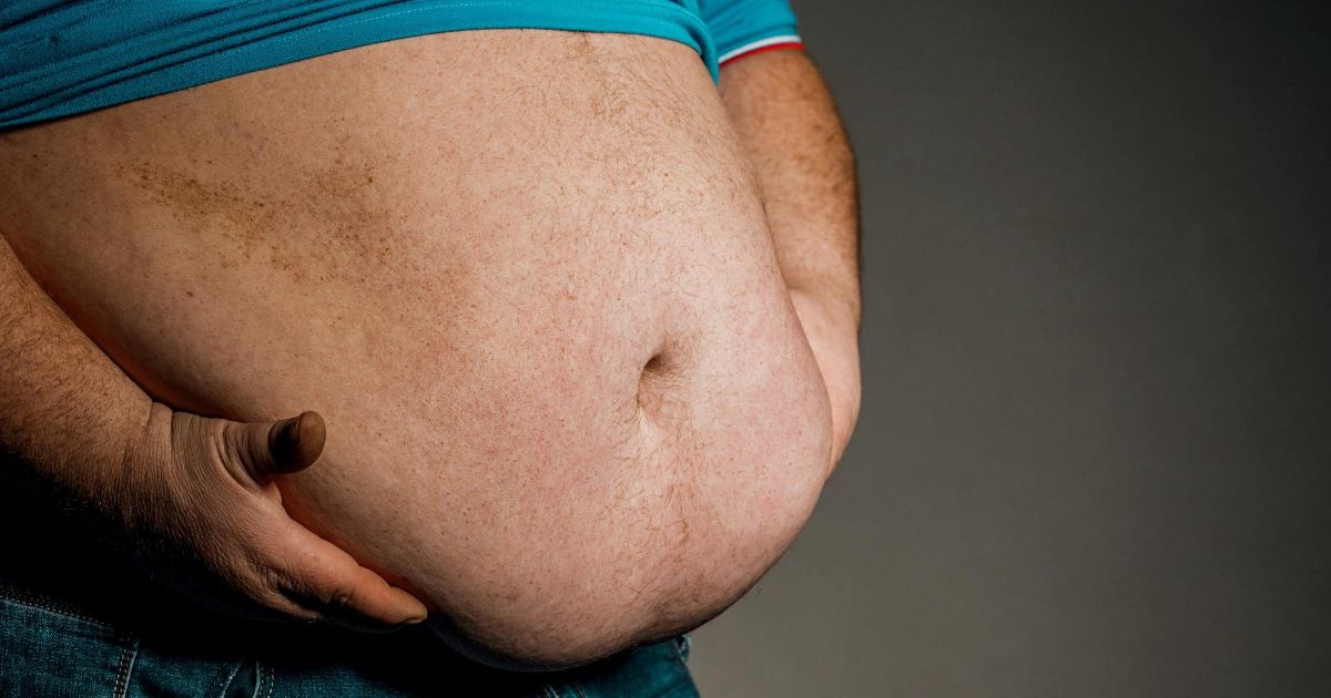 Um estudo recente da Universidade de Oxford mostra que, ao suspender o uso das injeções, o peso tende a retornar, e em ritmo acelerado.