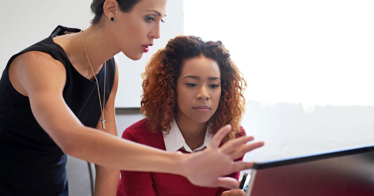 Casas Bahia tem 77 vagas, sendo 27 para trainees e 50 para estagiários, para atuar no escritório em São Paulo.