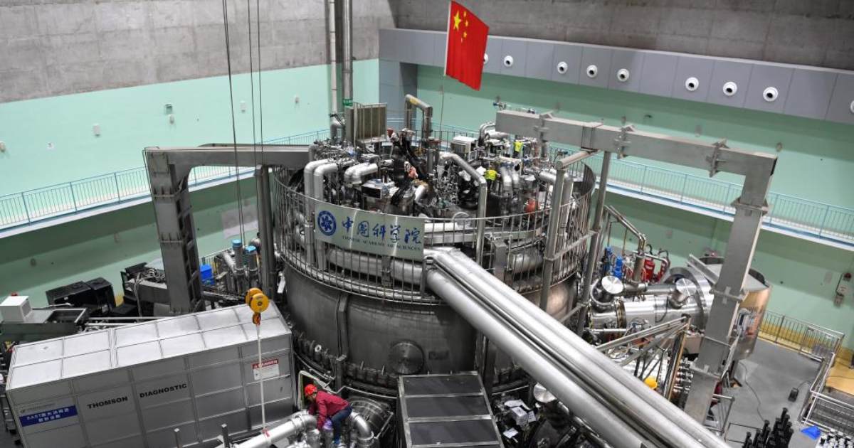 O reator chinês EAST, conhecido como “sol artificial”, alcançou um marco inédito na pesquisa em fusão nuclear.