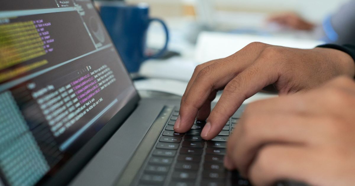 A Anthropic revelou um novo conjunto de soluções de IA voltadas à modernização de sistemas corporativos desenvolvidos em COBOL.