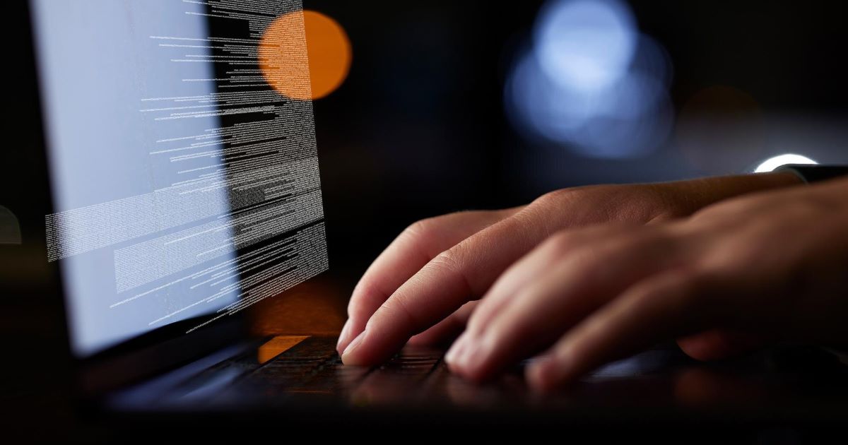 O Banco Central emitiu um alerta sobre uma onda de golpes digitais que vem atingindo instituições do Sistema Financeiro Nacional.