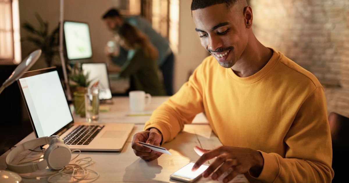 A portabilidade de crédito pode ser solicitada de forma totalmente online, diretamente nos aplicativos dos bancos.