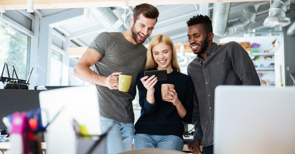 Koh Dongjin, ex-CEO da Samsung, defende que empresas precisam criar condições para que seus profissionais cresçam de forma contínua.