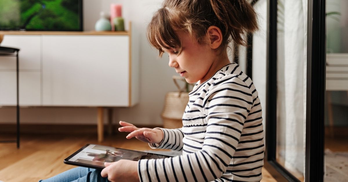 brasil-proibe-rolagem-autoplay-criancas-nas-redes