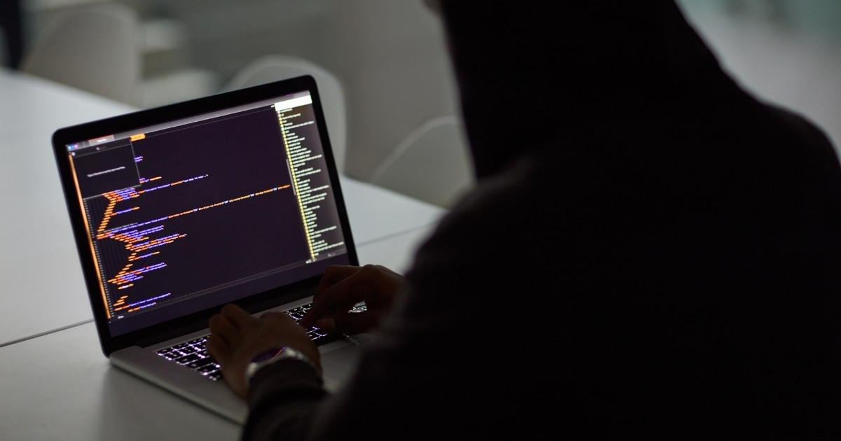 malware-escondido-wikipedia-engano