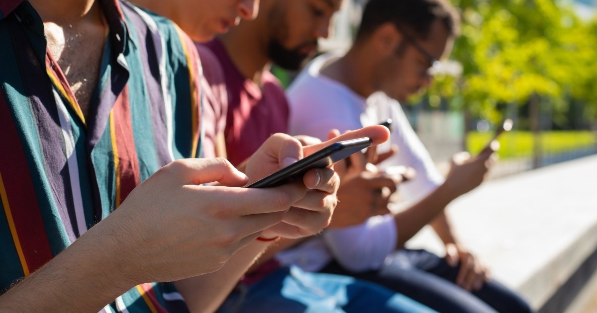 Jovens aderem a ‘mês offline’ sem smartphones