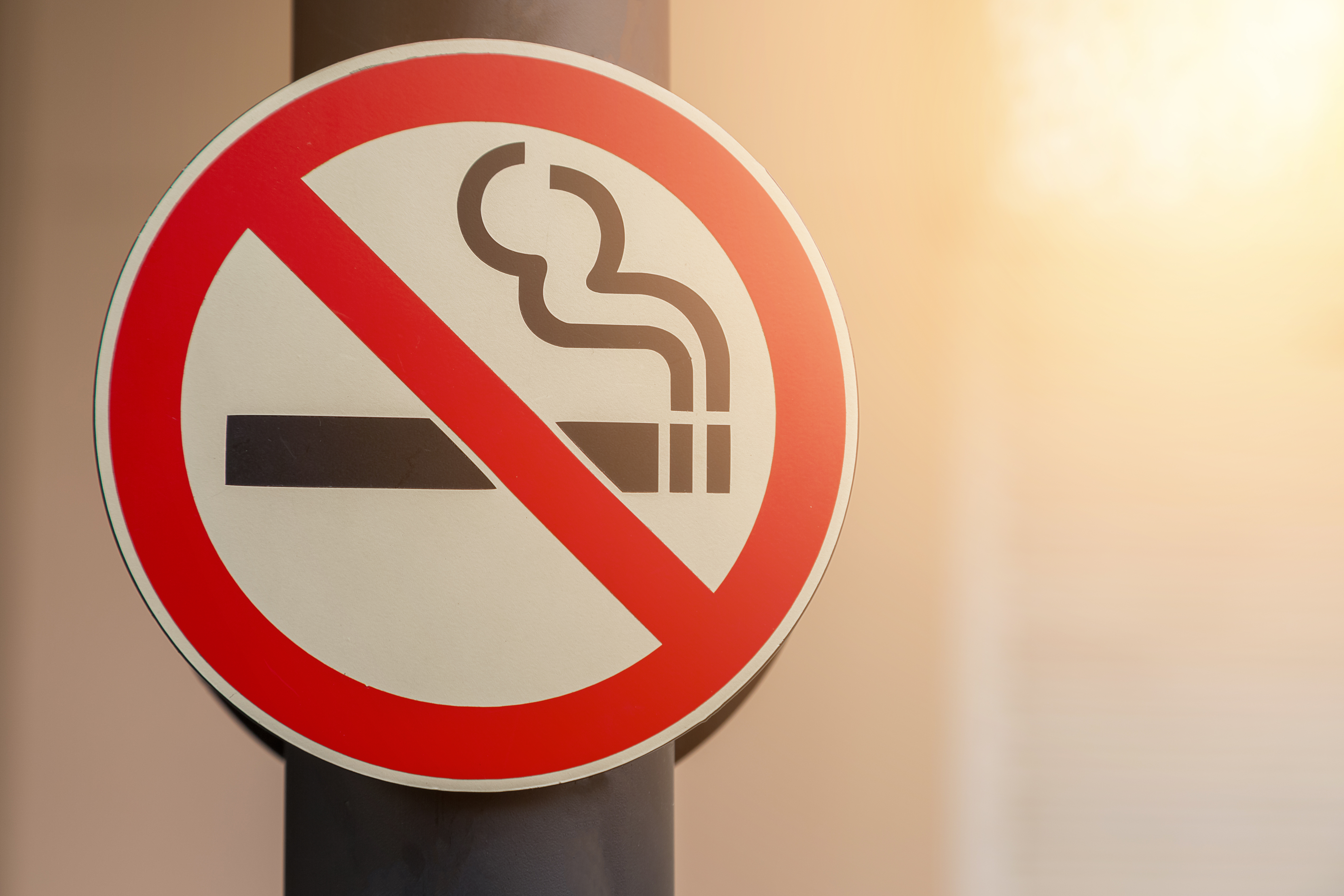 nova-lei-veta-venda-de-cigarros-jovens-2009