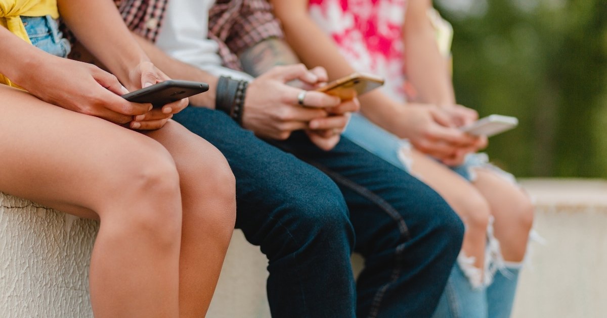 governo-discute-restricoes-para-adolescentes-internet
