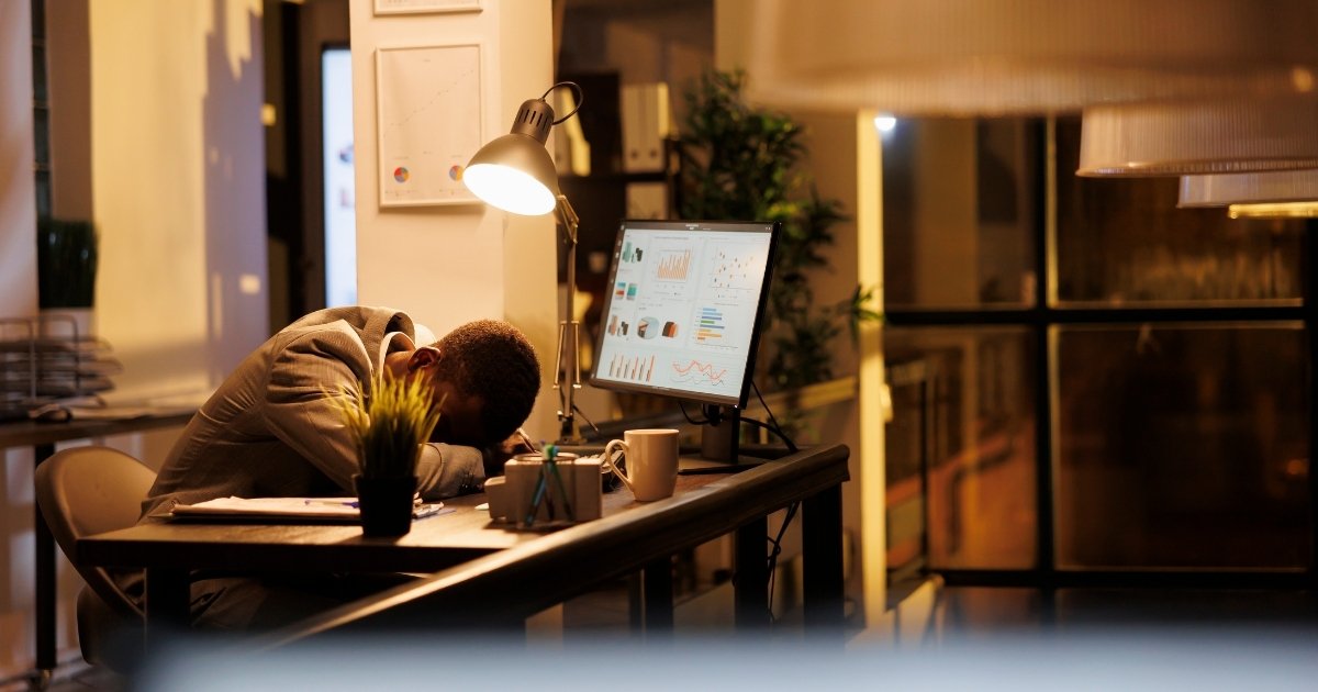trabalhadores-na-escala-6-x-1-cumprem-jornadas-ate-64-horas-semanais