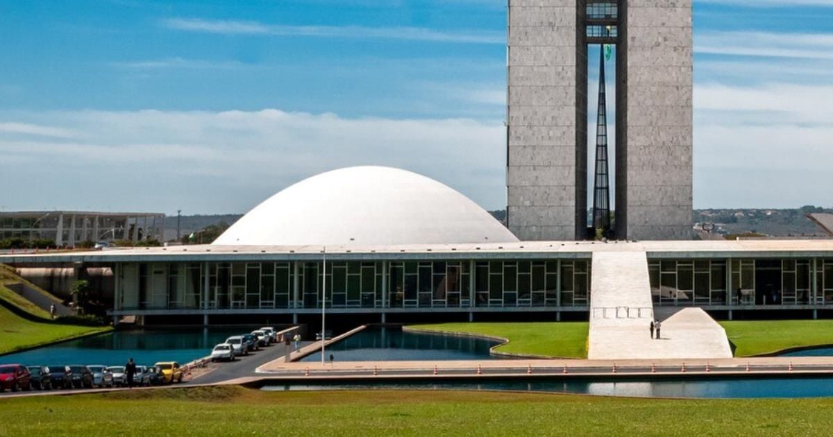 nova-frente-parlamentar-debate-ia-no-congresso